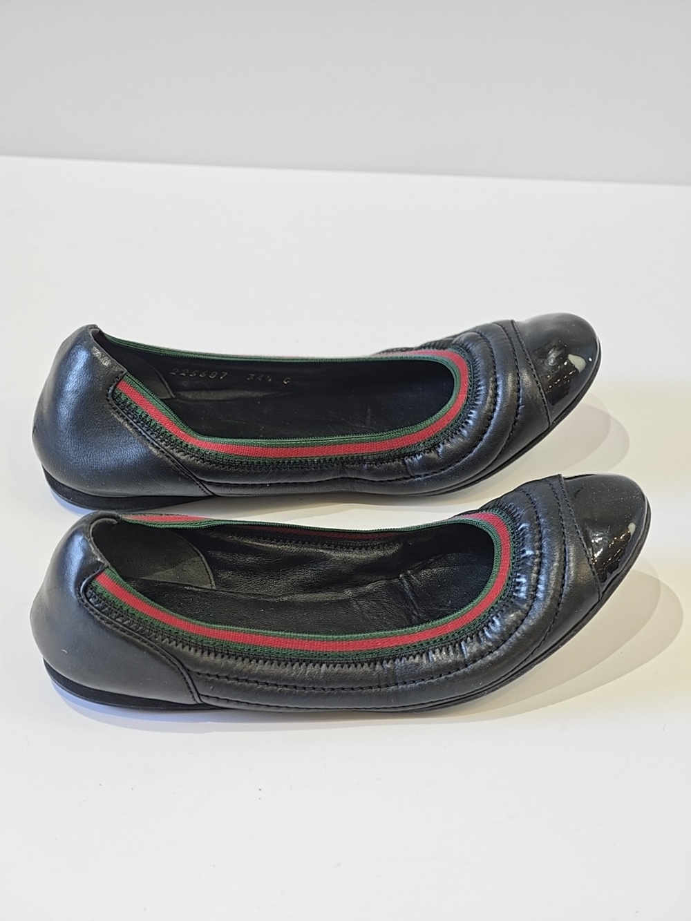 Gucci Black Leather Ballet Flats - Classic Slip-On